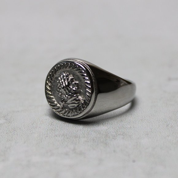 Silver Praying Hands Ring Size 7-12 - Picture 1 of 4